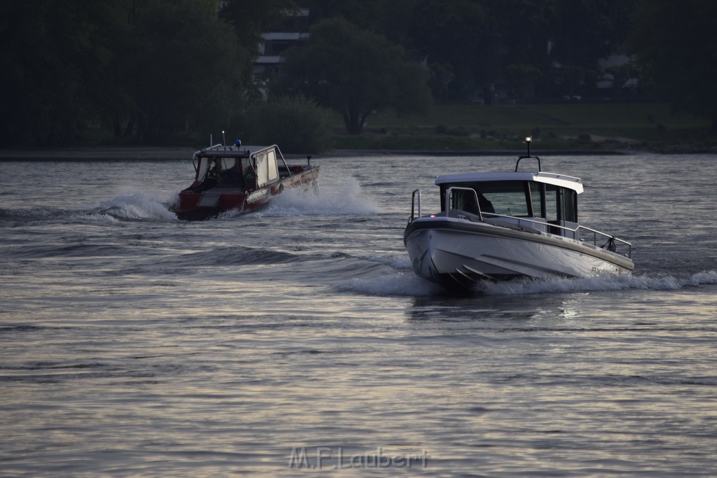 PRhein Koeln Porz Ensen Schwimmer untergegangen P142.JPG - Miklos Laubert